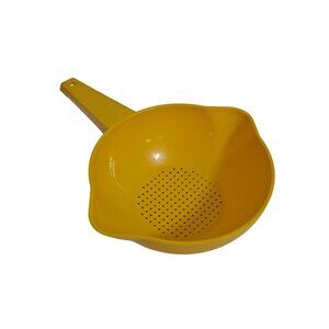 Vintage Tupperware Colander 1 Quart Yellow Strainer Retro 1980s Double Spout